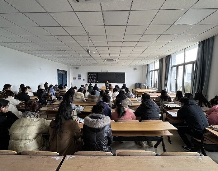 学生处召开2022-2023学年11月份学生工作形势研判会.JPG